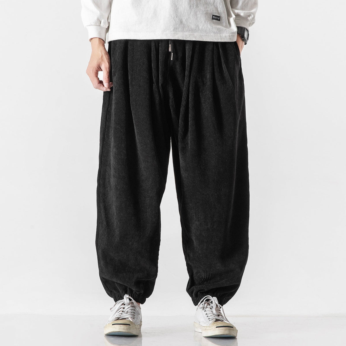 Cordhose Herren locker und knöchellang mit Bundfalten