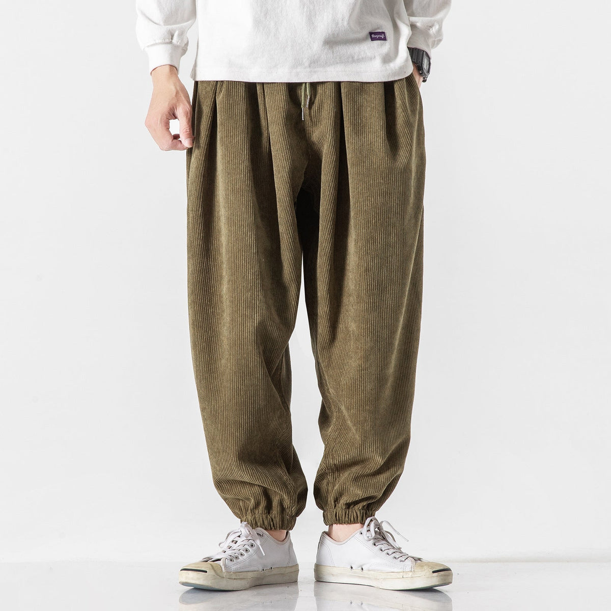 Cordhose Herren locker und knöchellang mit Bundfalten