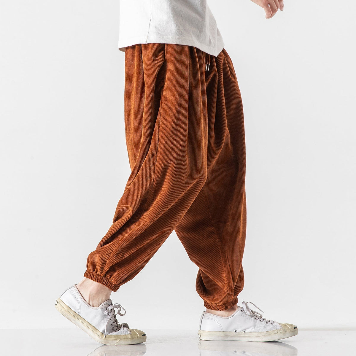 Cordhose Herren locker und knöchellang mit Bundfalten