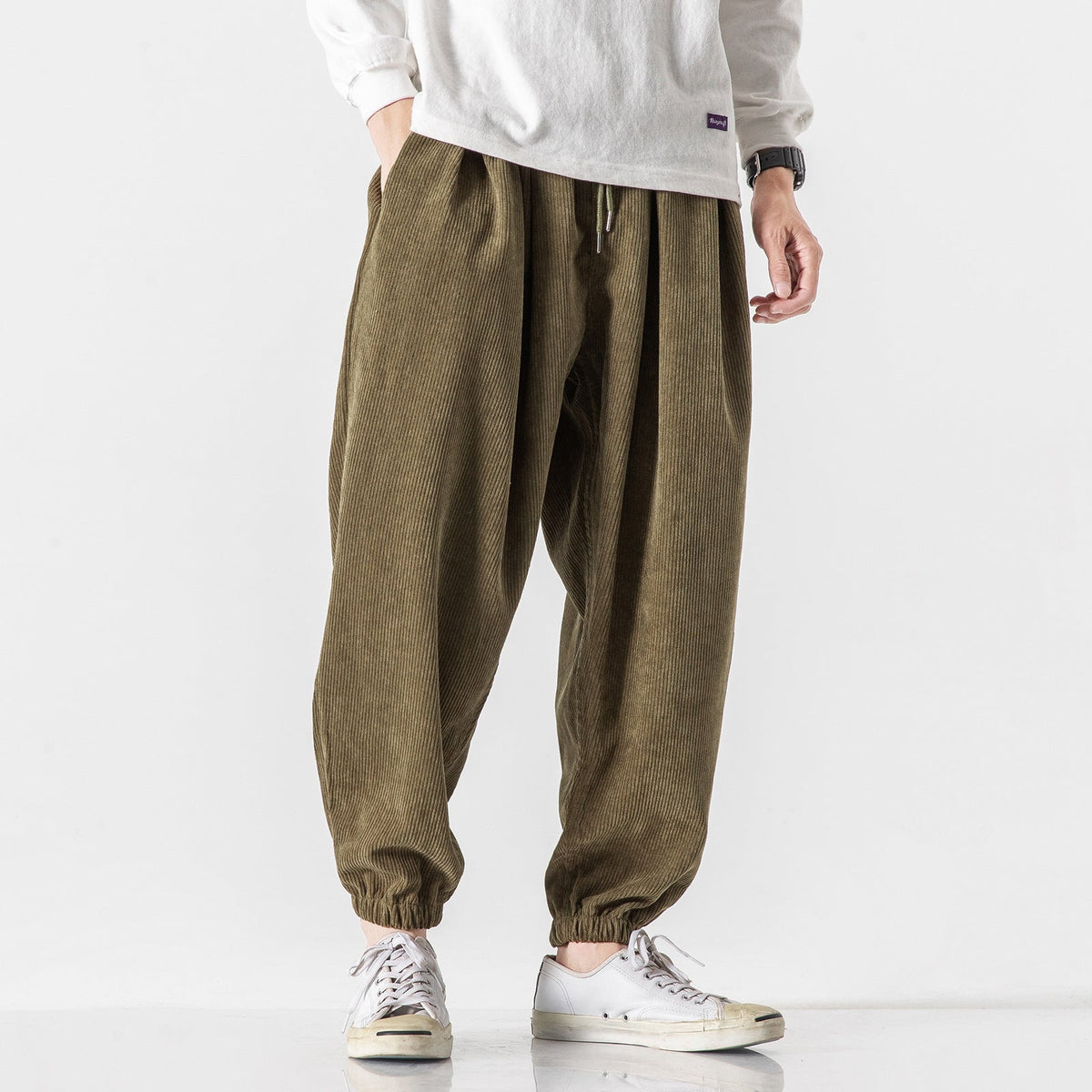 Cordhose Herren locker und knöchellang mit Bundfalten