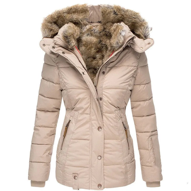 Daunenjacke Damen tailliert, hüftlang mit Kapuze für den Winter
