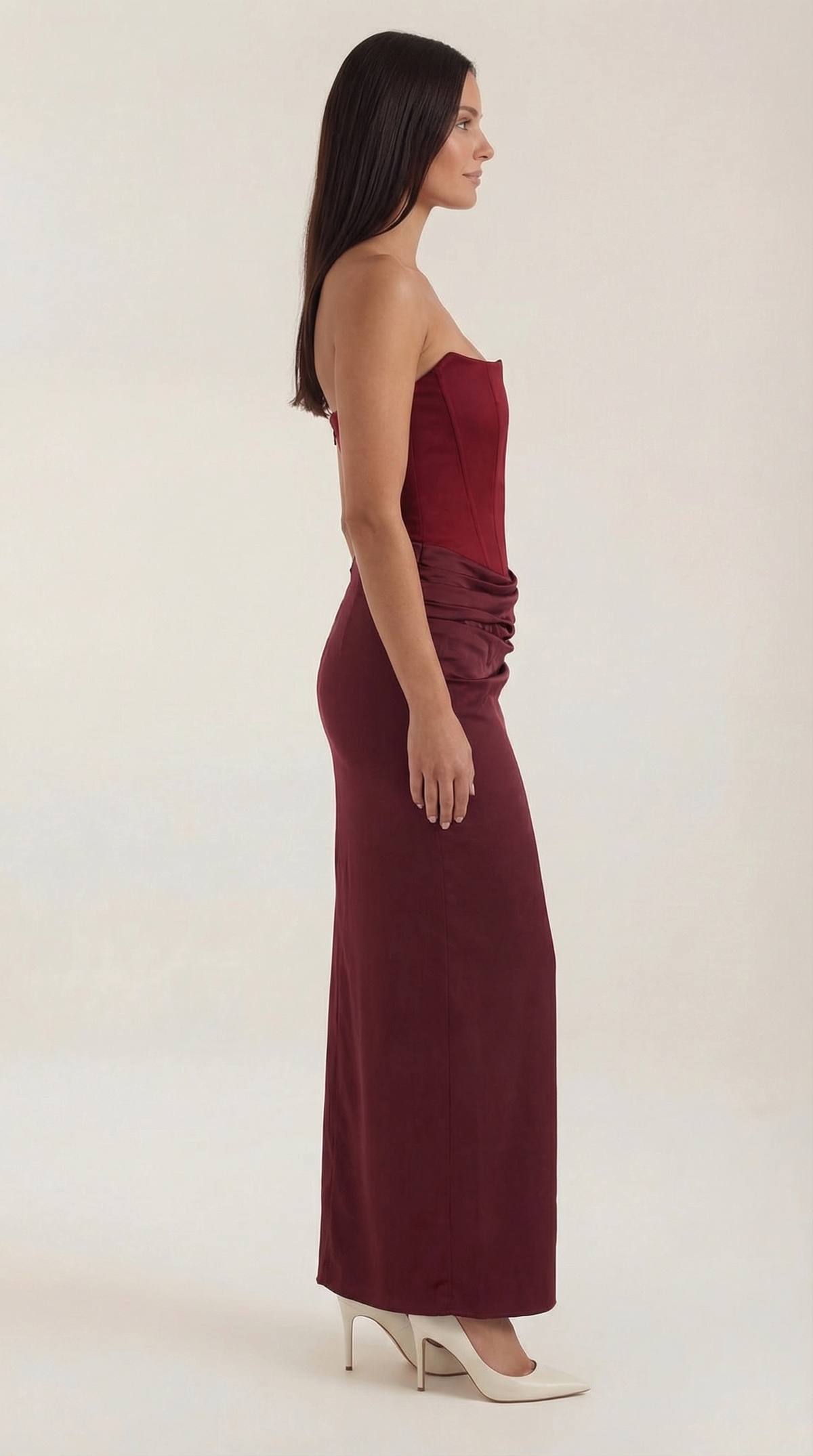 Langes Kleid trägerlos mit Korsagenoberteil und Raffung für Damen