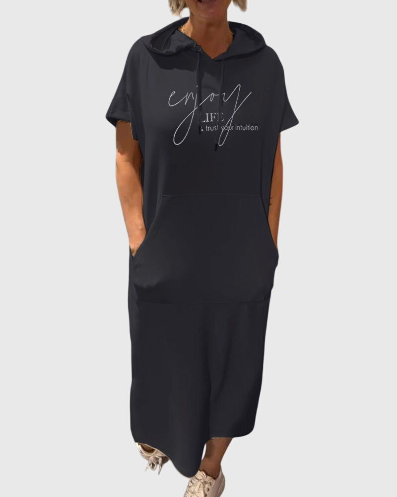 Kleid mit Kapuze und Taschen in lockerer Passform