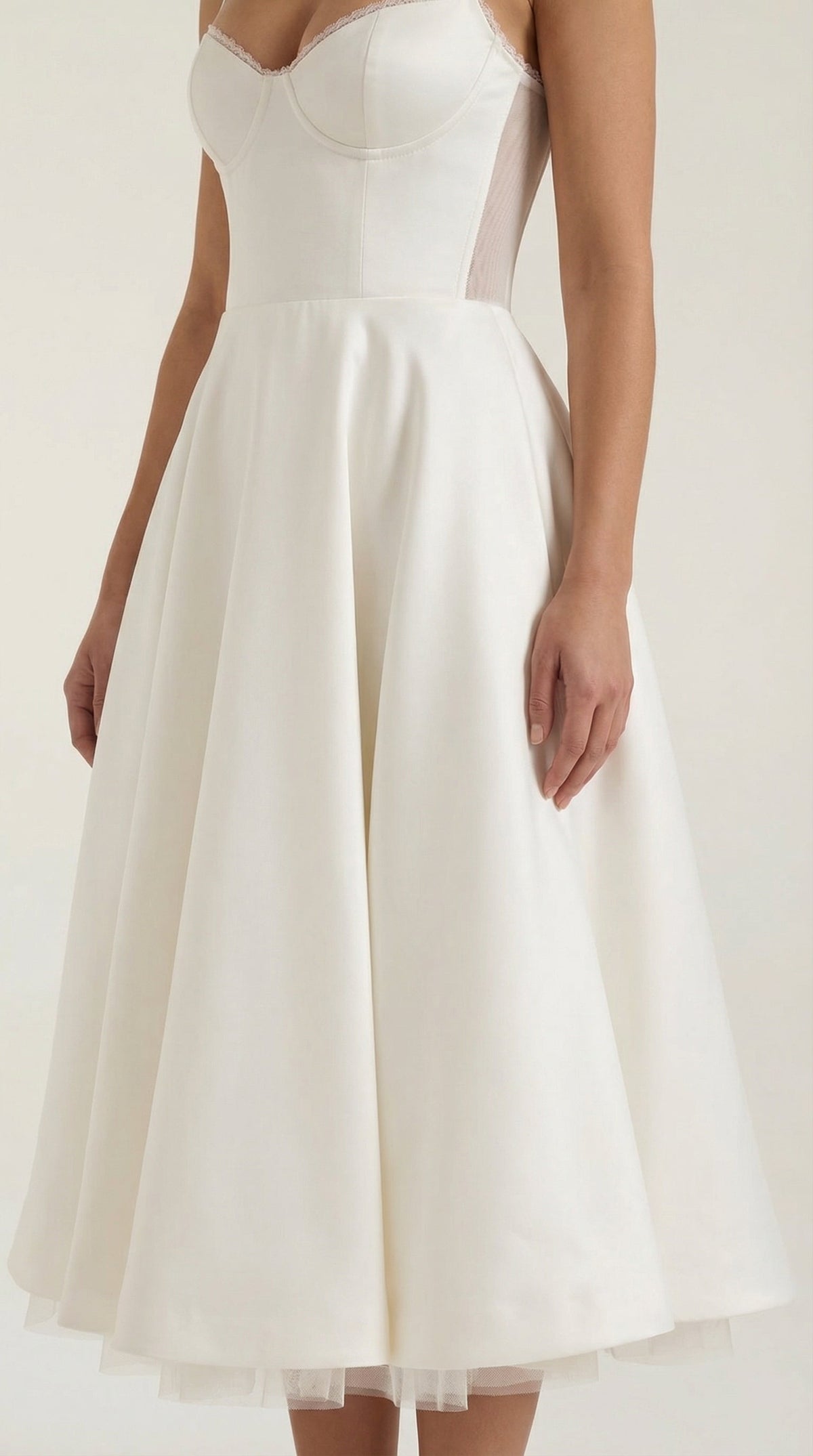 Midikleid mit Herzausschnitt, Tüllrock und Taschen für Damen