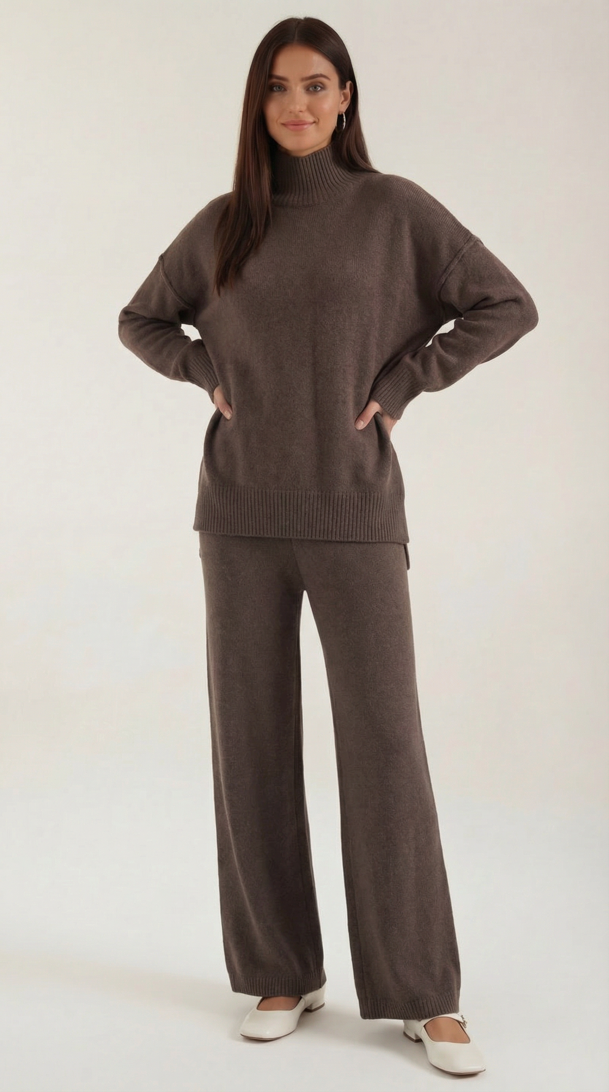Zweiteiler mit Rollkragenpullover und weiter Hose aus Strick für Damen - Kaffee