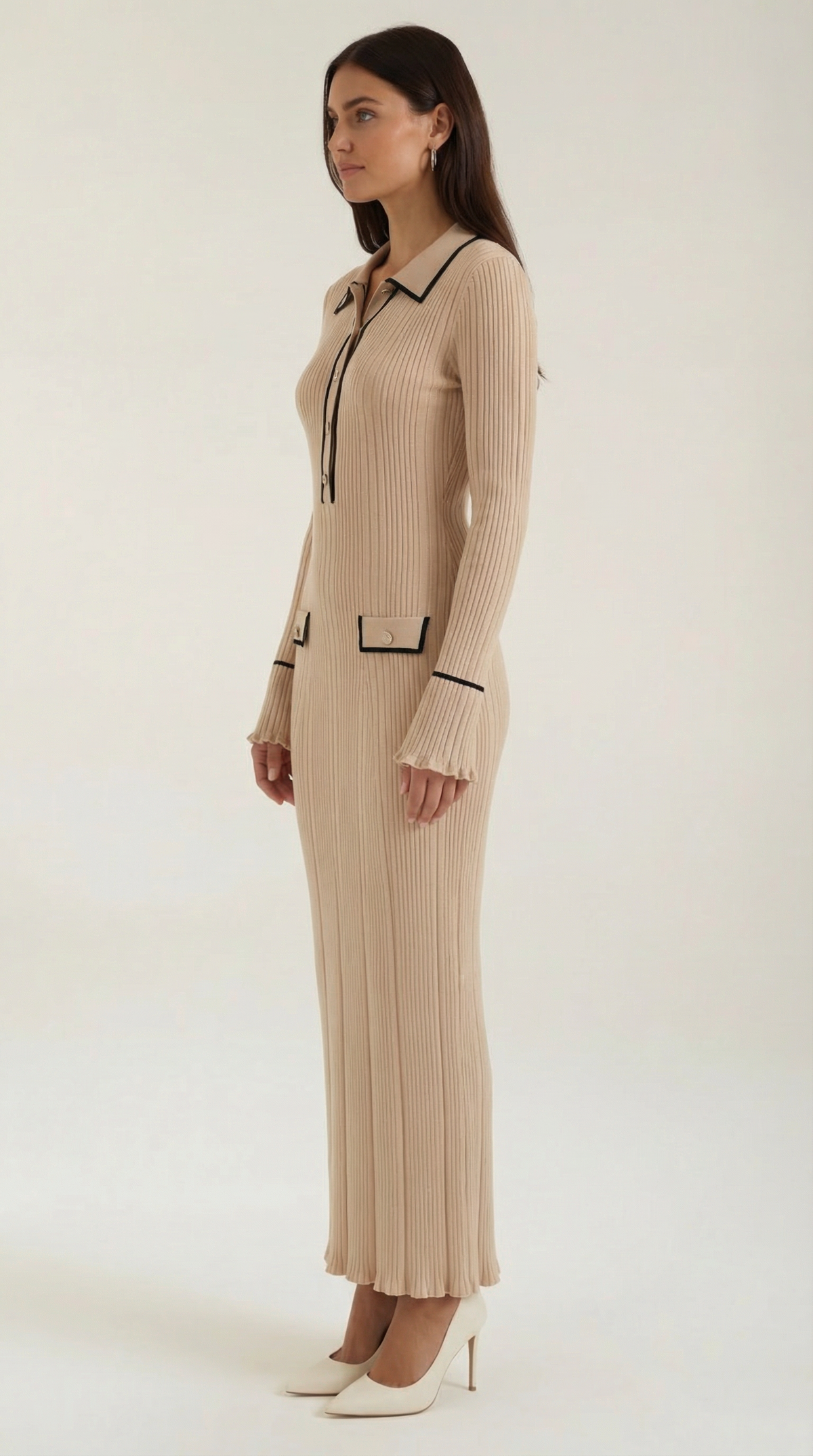 Langes Strickkleid mit Polokragen und Knopfleiste für Damen