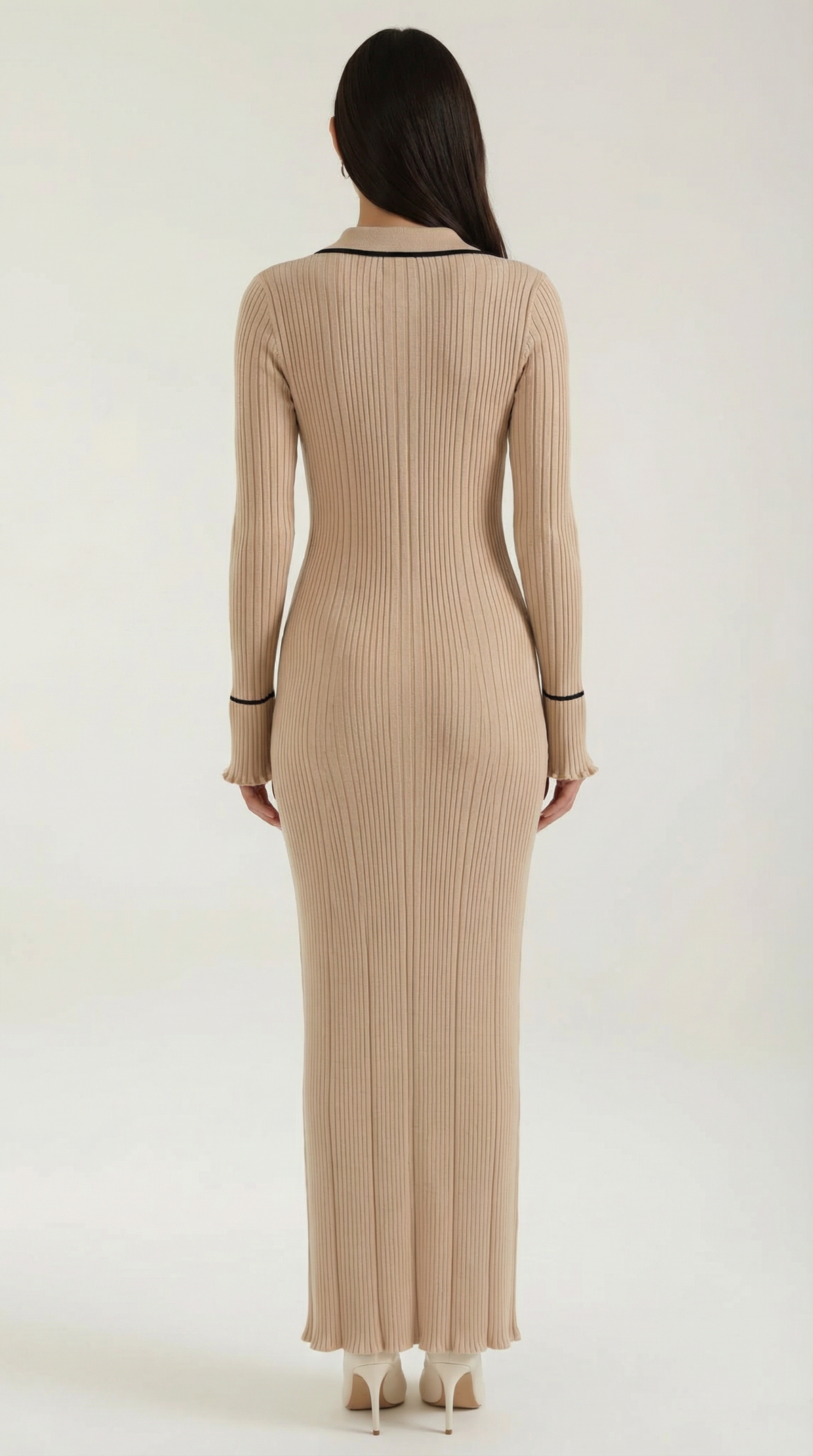Langes Strickkleid mit Polokragen und Knopfleiste für Damen