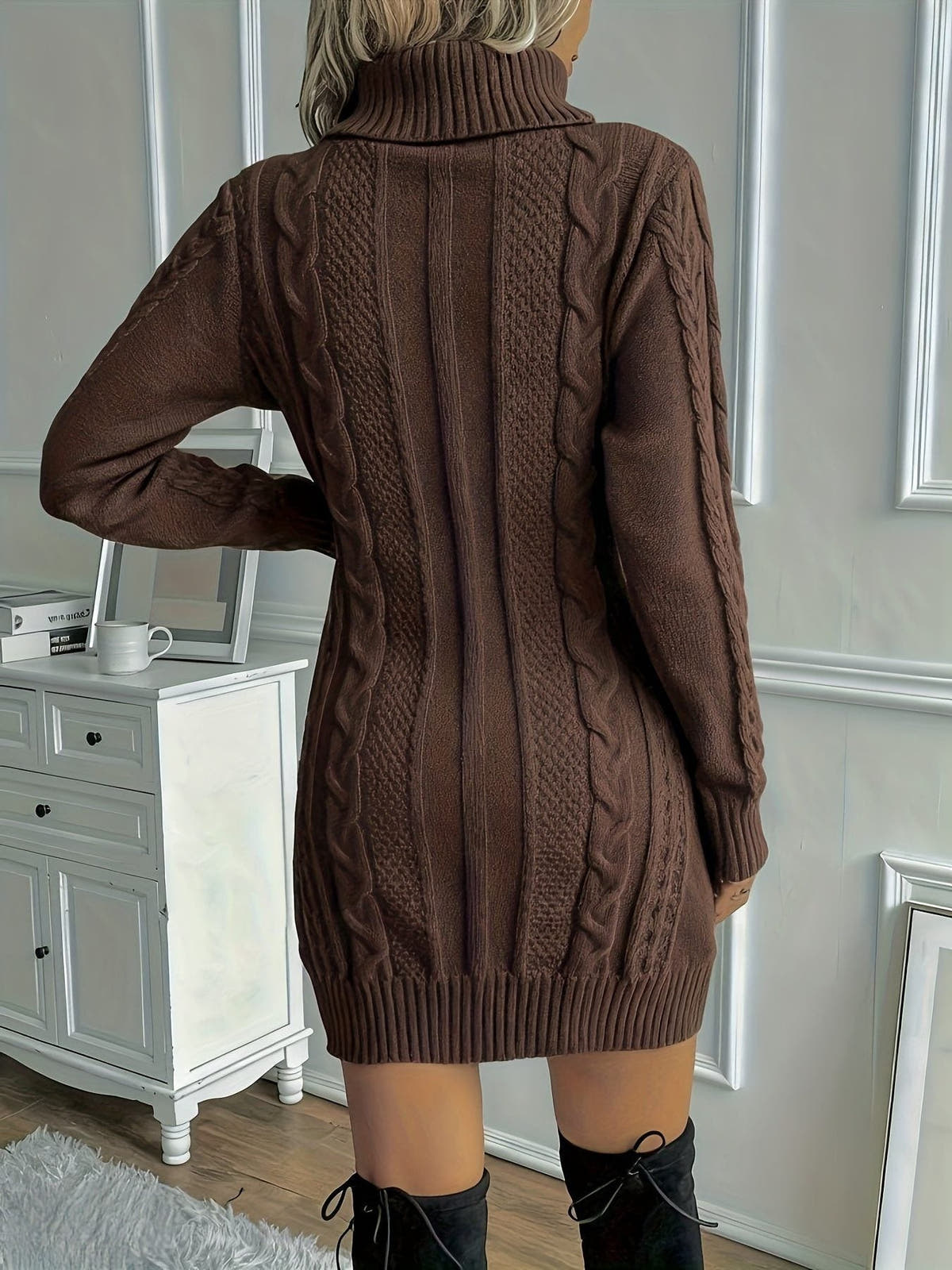 Strickkleid mit Grobstrick, Zopfmuster und Rollkragen für Damen