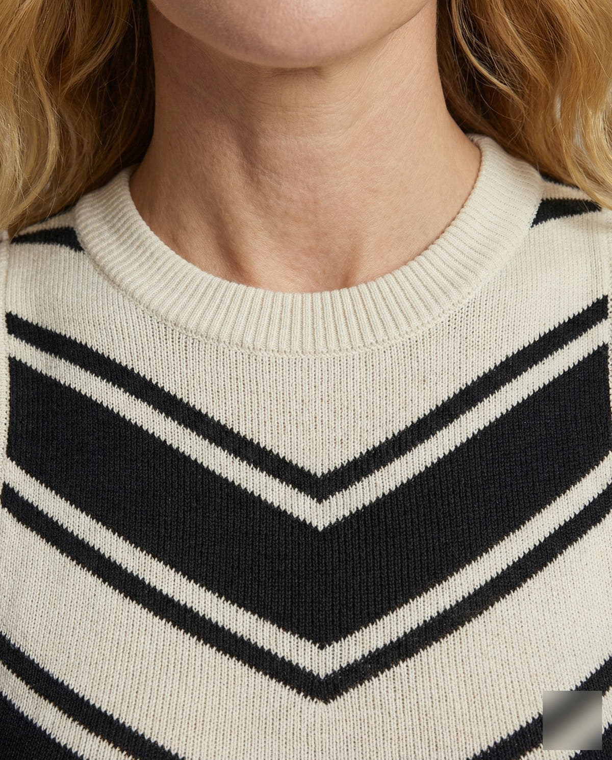 Strickkleid mit Chevron-Streifen und Fransensaum ohne Ärmel für Damen