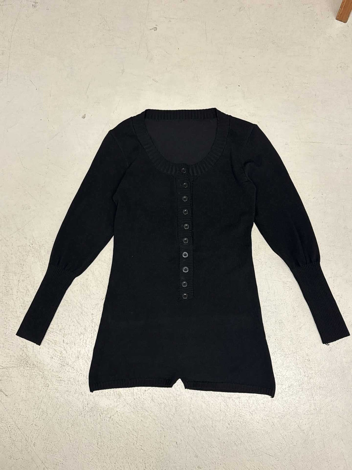 Kurzer Jumpsuit aus Feinstrick mit Knopfleiste für Damen