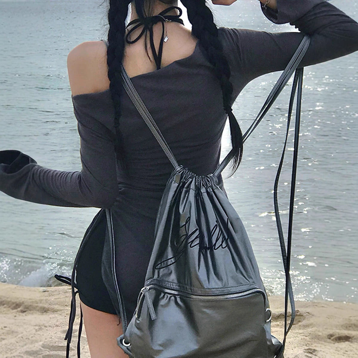 Strickkleid in Rippstrick mit Schulterausschnitt und Raffung für Damen