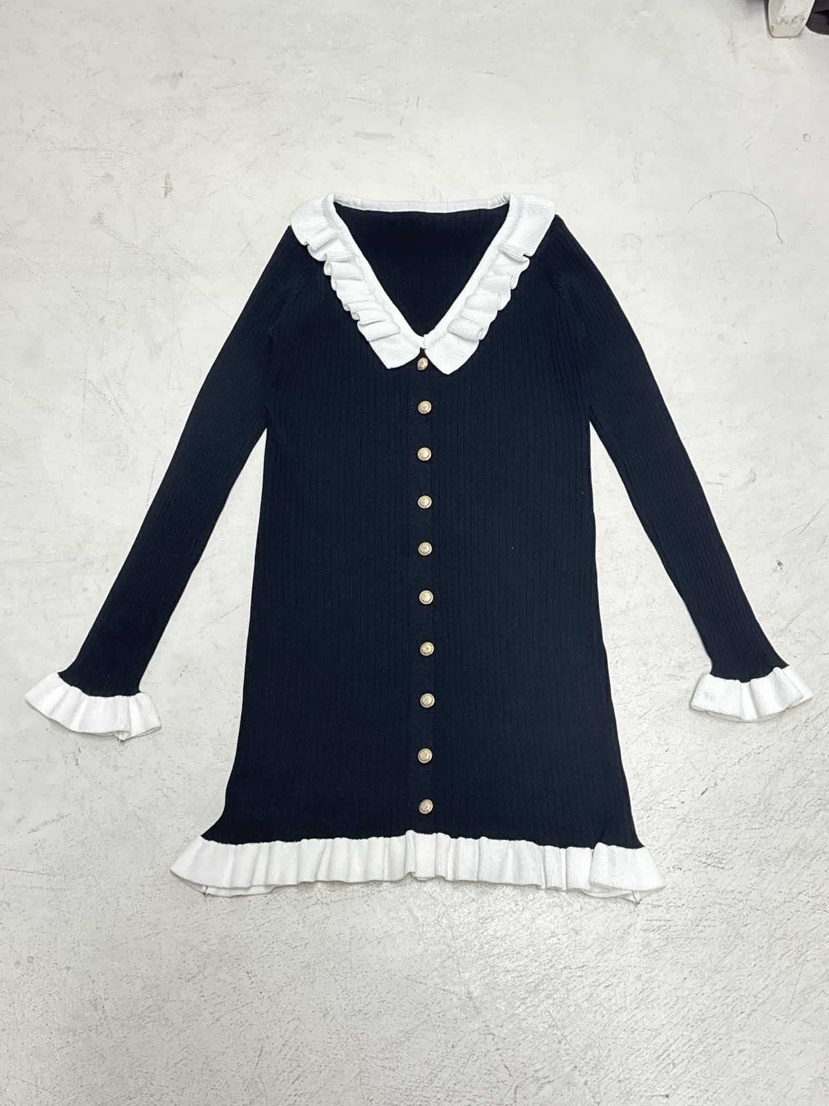 Strickkleid mit Rüschenkragen und Zierknopfleiste für Damen