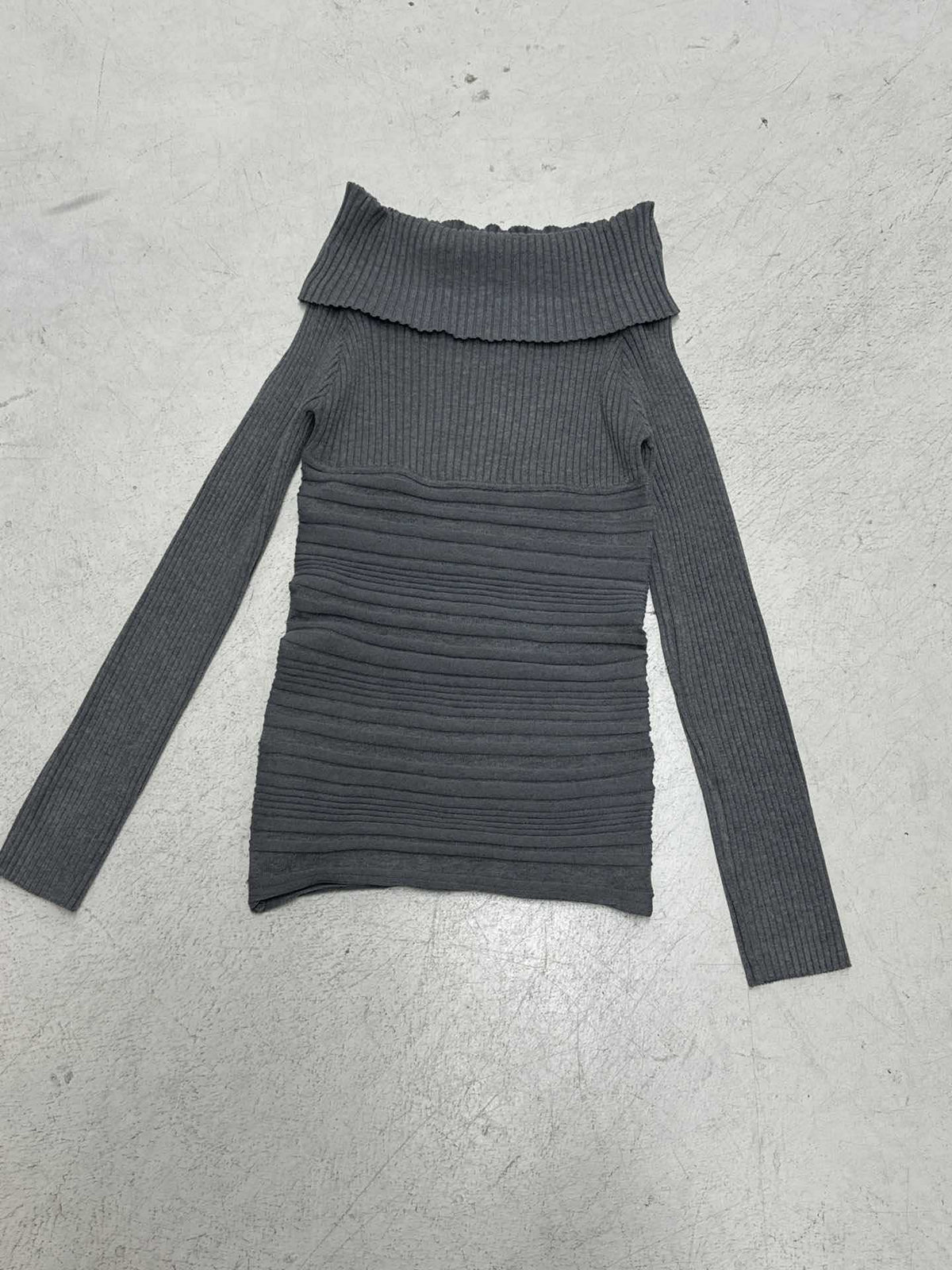 Schulterfreies Strickkleid mit Umschlagkragen und Raffung für Damen