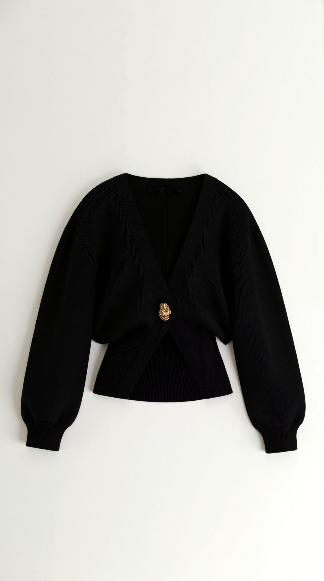Pullover mit V-Ausschnitt und goldfarbenem Knopf für Damen