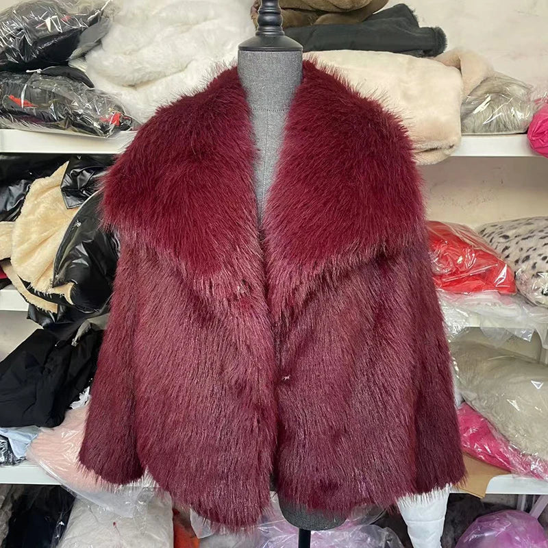 Kunstpelzjacke Damen warm und kurz mit Reverskragen, locker geschnitten