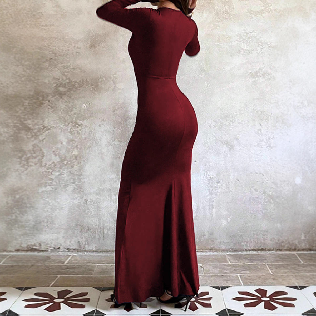 Kleid mit Raffung und asymmetrischem Volant für Damen