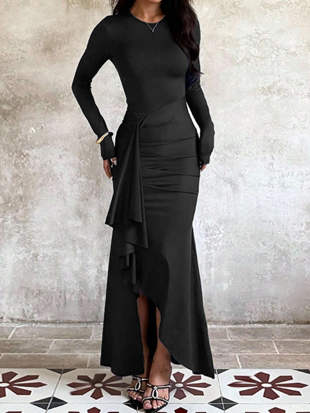Kleid mit Raffung und asymmetrischem Volant für Damen