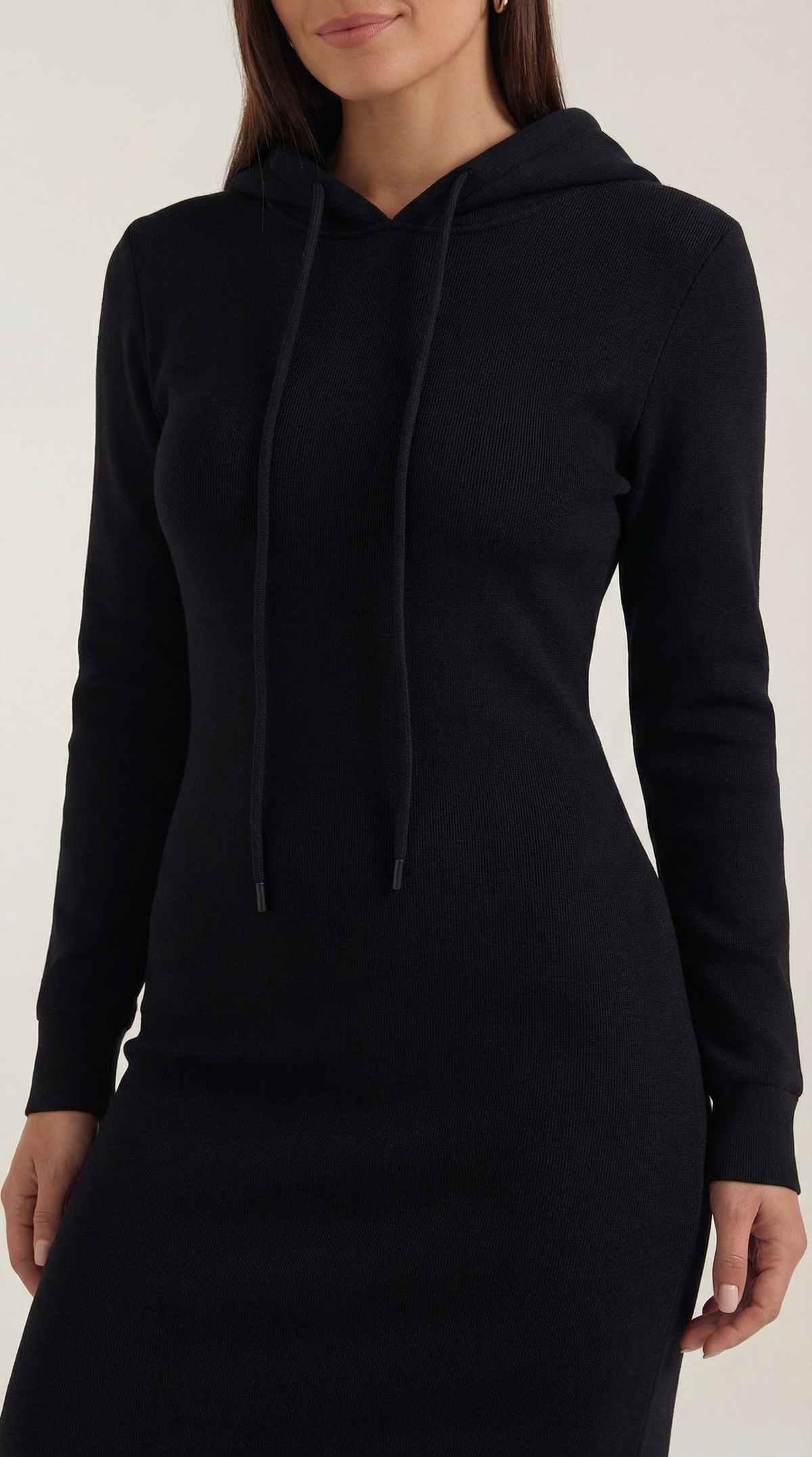 Langes Kleid mit Kapuze, Kordelzug und figurbetontem Schnitt für Damen