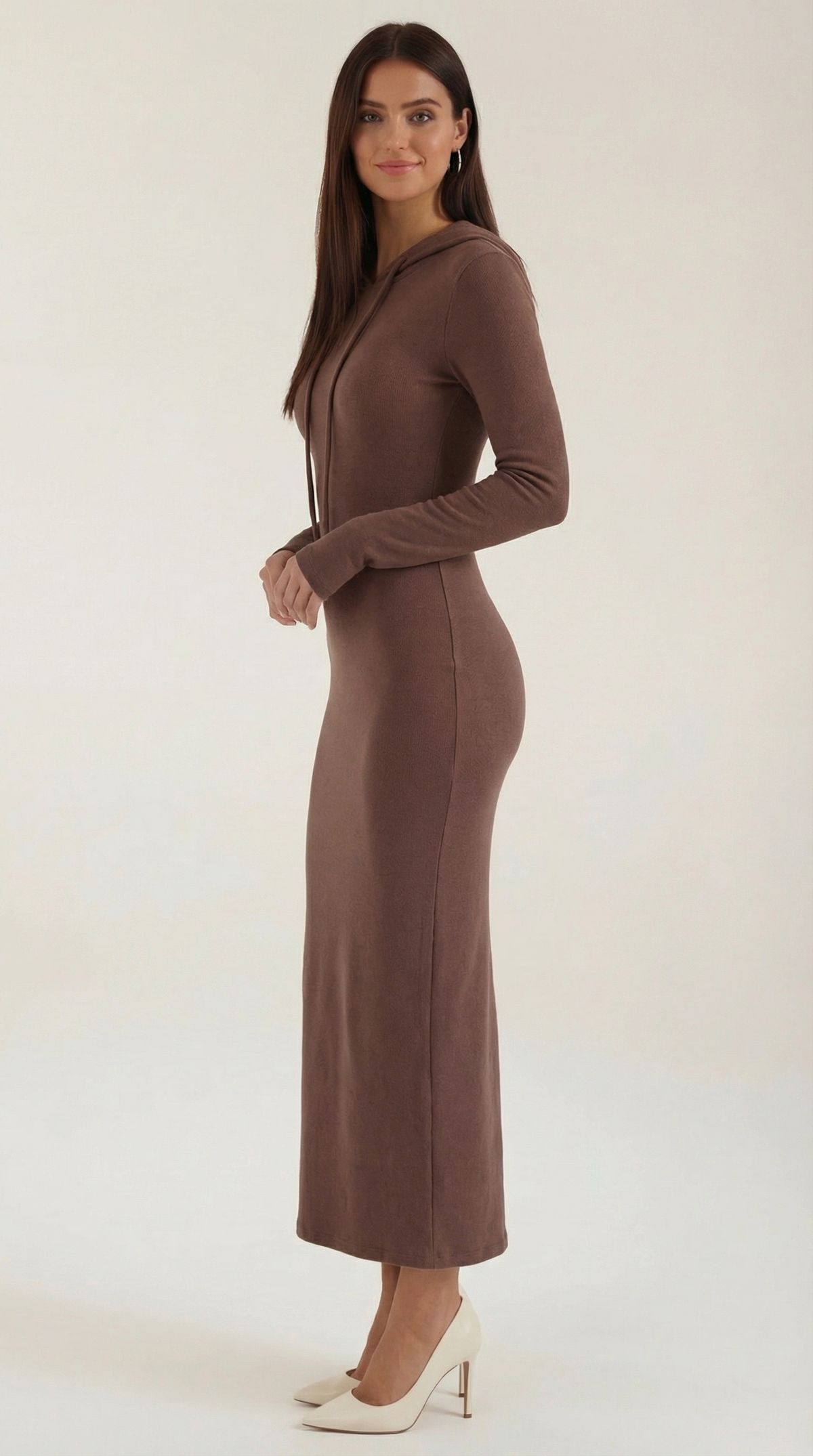 Langes Kleid mit Kapuze, Kordelzug und figurbetontem Schnitt für Damen