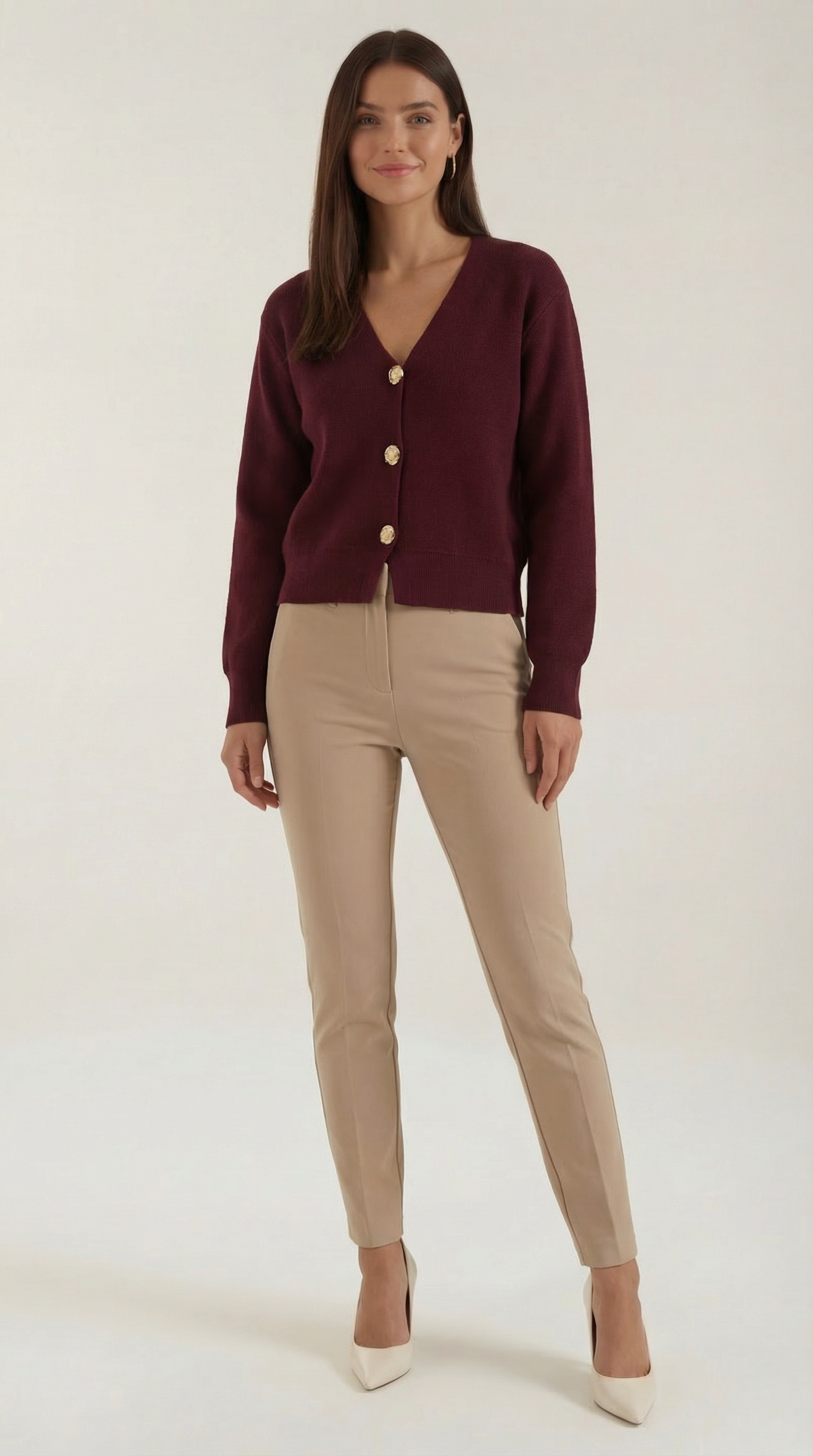 Kurze Strickjacke mit V-Ausschnitt und goldfarbenen Knöpfen für Damen - Burgunderrot