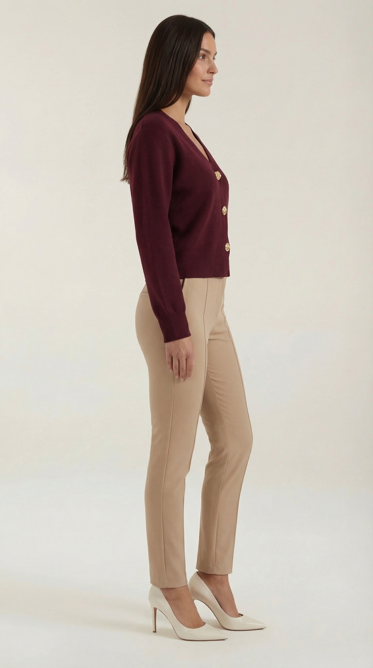 Kurze Strickjacke mit V-Ausschnitt und goldfarbenen Knöpfen für Damen