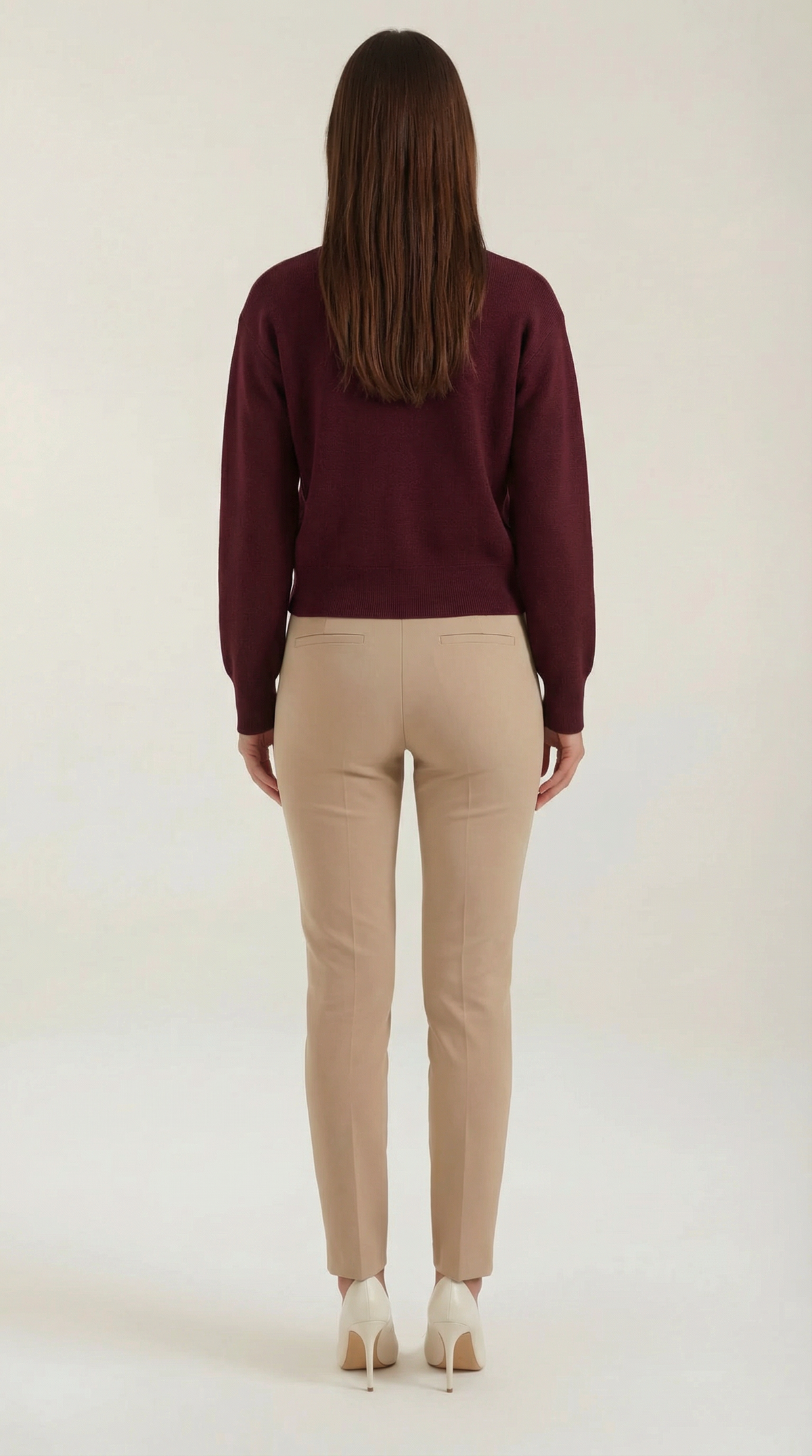 Kurze Strickjacke mit V-Ausschnitt und goldfarbenen Knöpfen für Damen