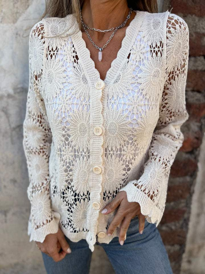 Strickjacke mit Blumenhäkelmuster, V-Ausschnitt und Bogensaum