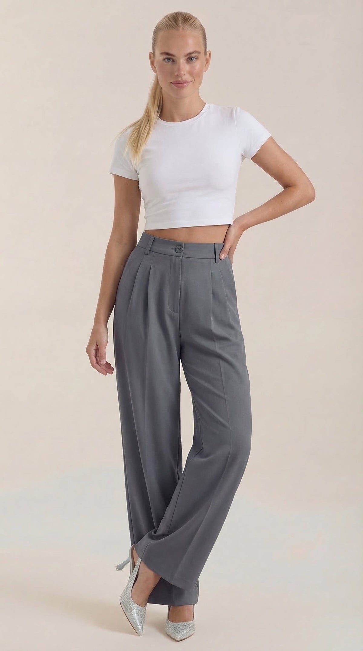Stoffhose mit hohem Bund, Bundfalten und weitem Bein für Damen - Grau