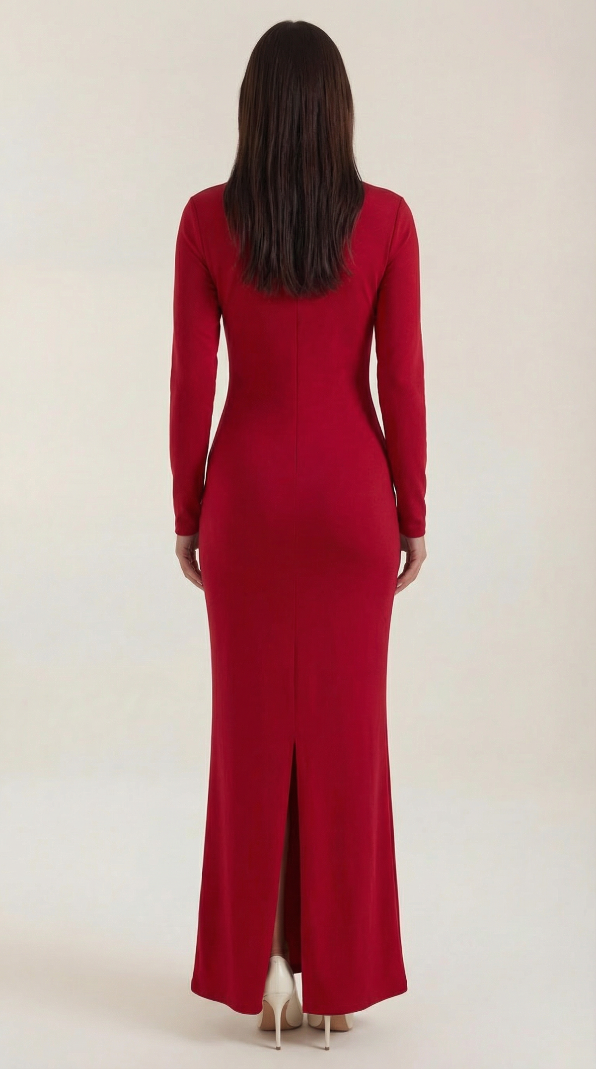 Langes Kleid mit asymmetrischem Ausschnitt und langen Ärmeln für Damen