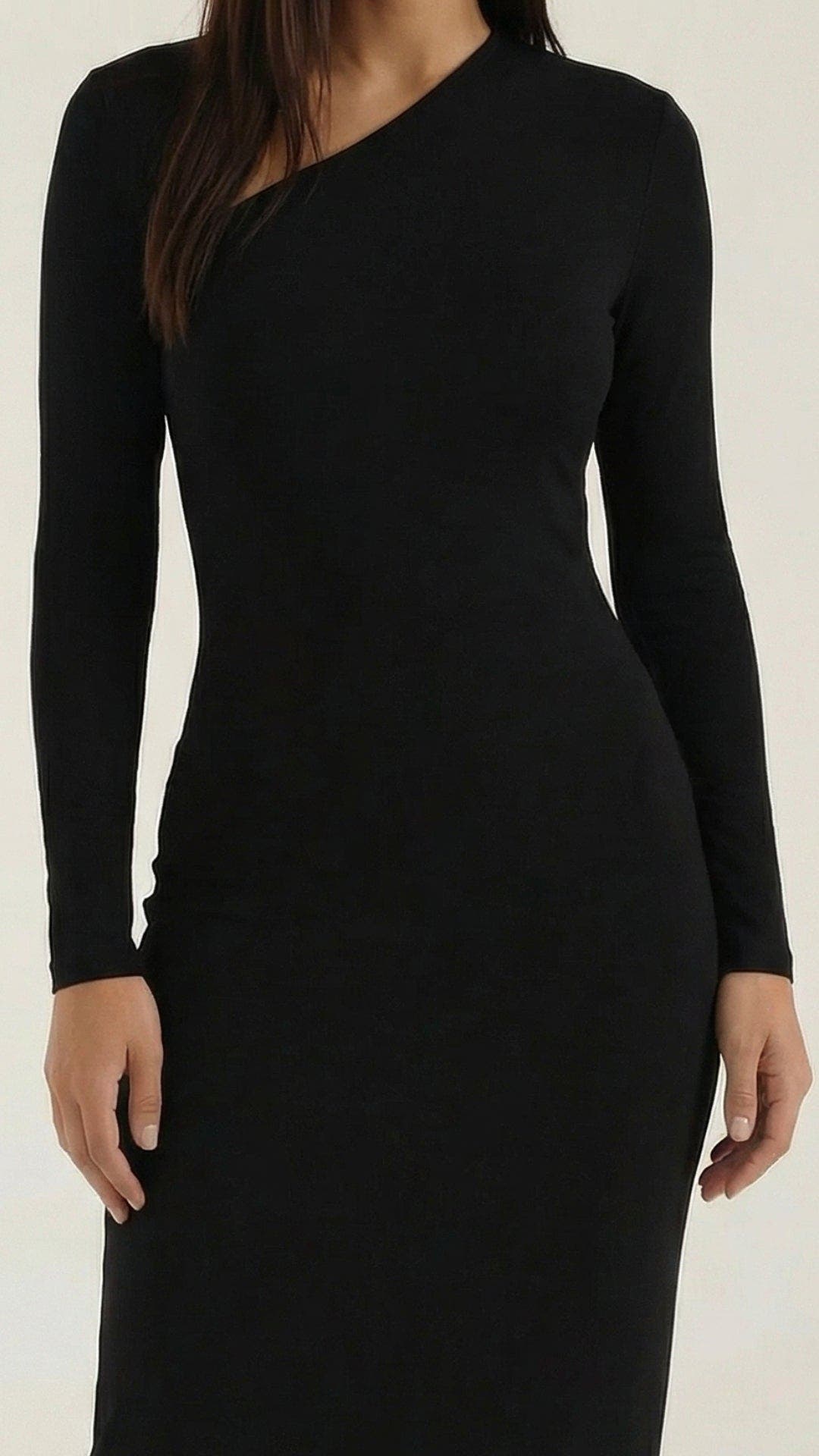 Langes Kleid mit asymmetrischem Ausschnitt und langen Ärmeln für Damen
