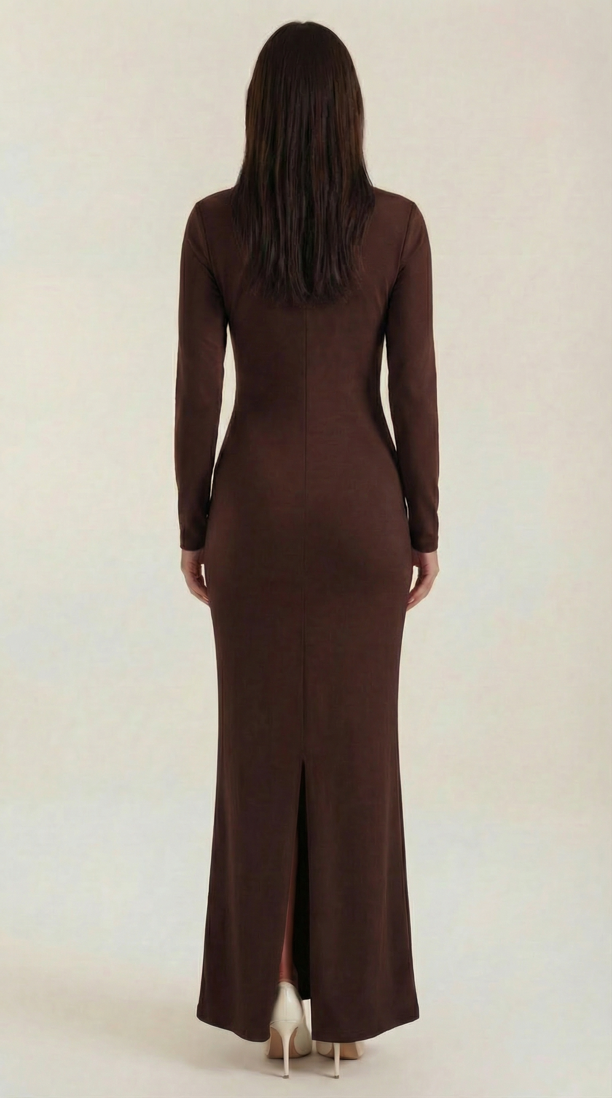 Langes Kleid mit asymmetrischem Ausschnitt und langen Ärmeln für Damen