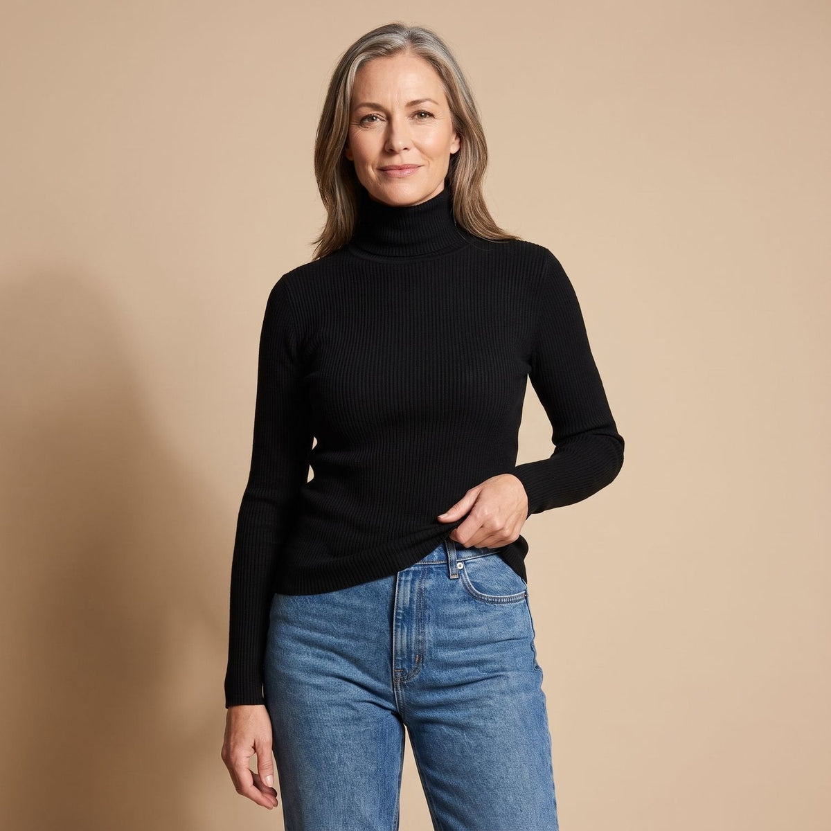 Rollkragenpullover Damen in feinem Rippstrick, figurbetont mit Langarm