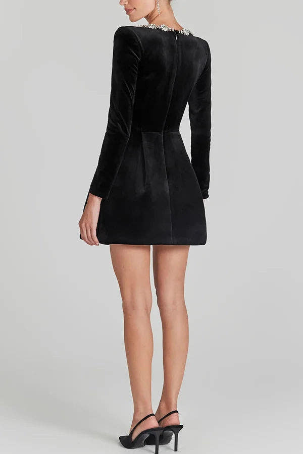Samtkleid Damen kurz und tailliert mit Schmuckbesatz, Minikleid