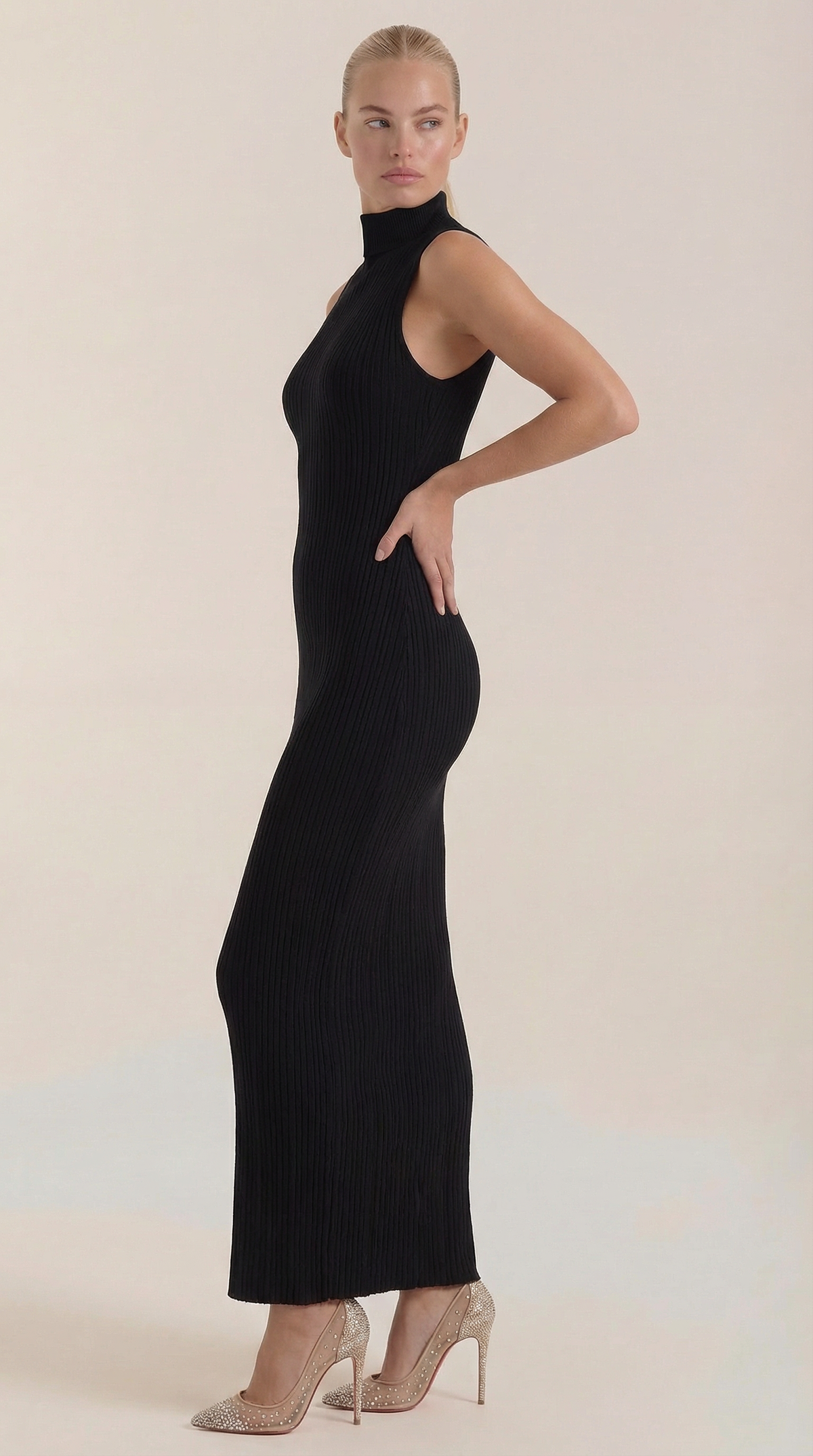 Langes Kleid in Rippstrick mit Stehkragen ohne Ärmel für Damen