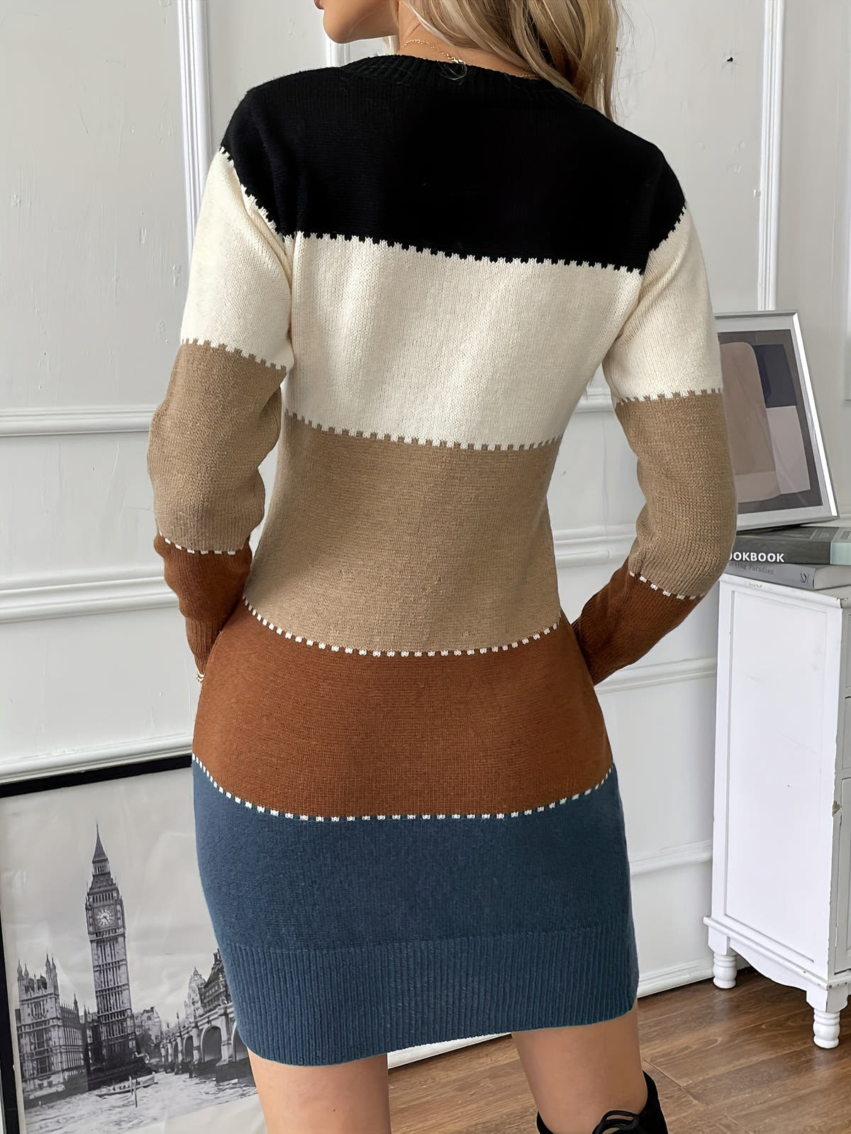 Figurnahes Kleid mit Colour-Block-Einsätzen und Kontrastnähten