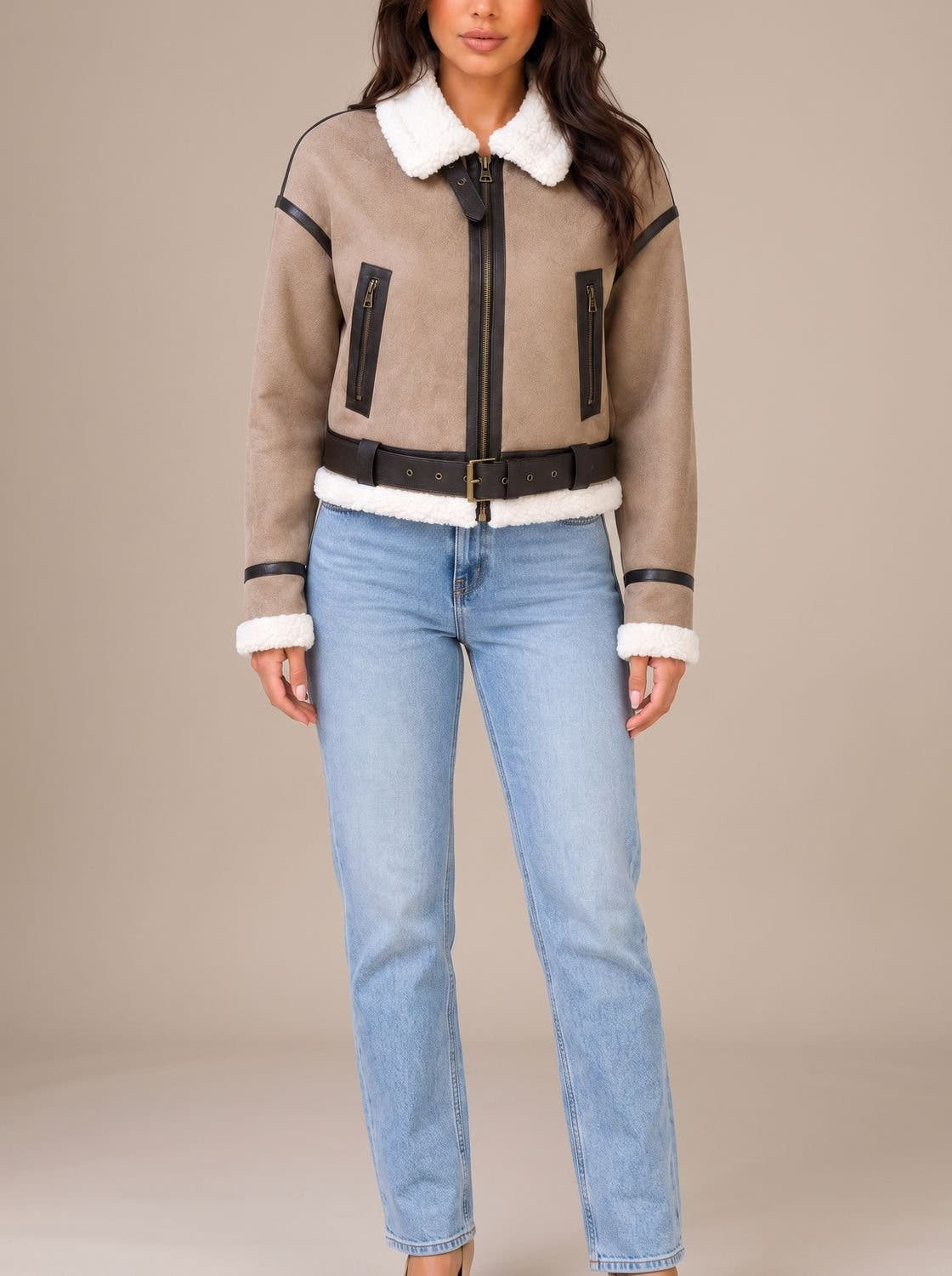 Teddyjacke Damen aus Kunstleder, kurz mit Teddyfellkragen und Gürtel