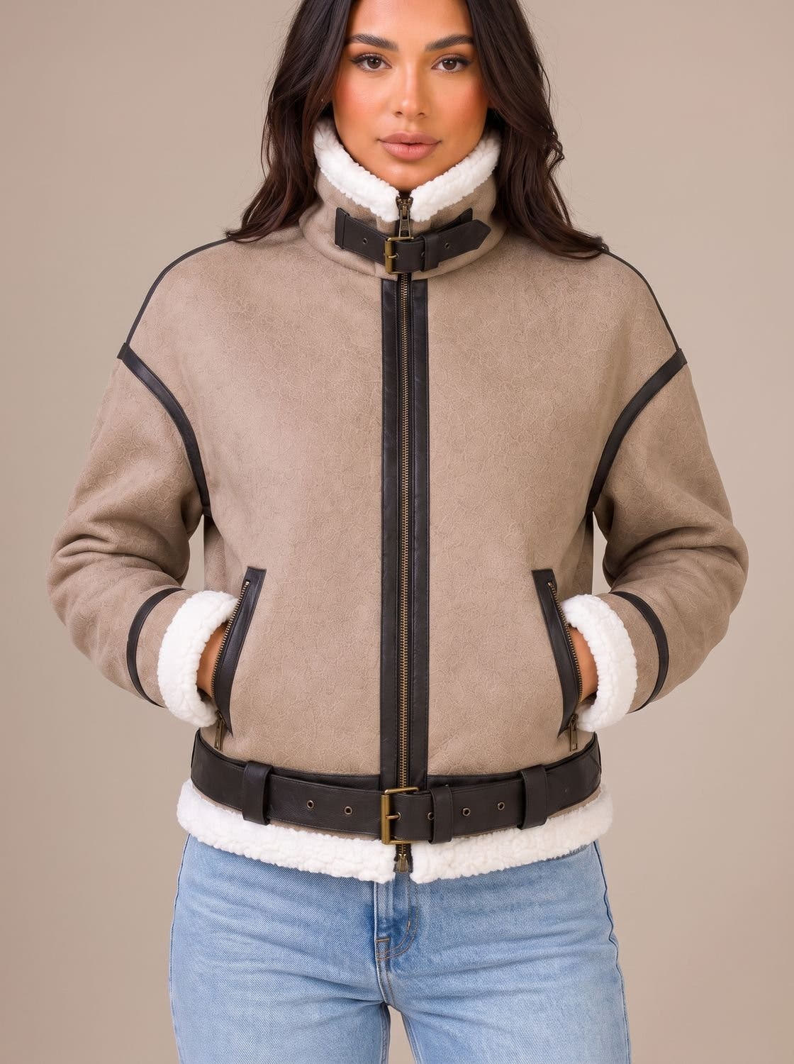 Teddyjacke Damen aus Kunstleder, kurz mit Teddyfellkragen und Gürtel