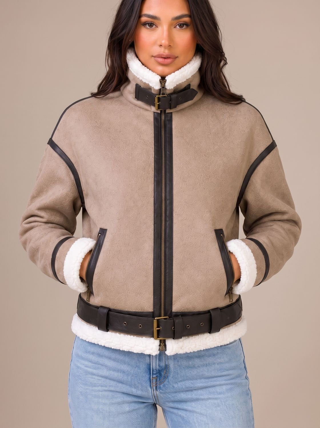 Teddyjacke Damen aus Kunstleder, kurz mit Teddyfellkragen und Gürtel