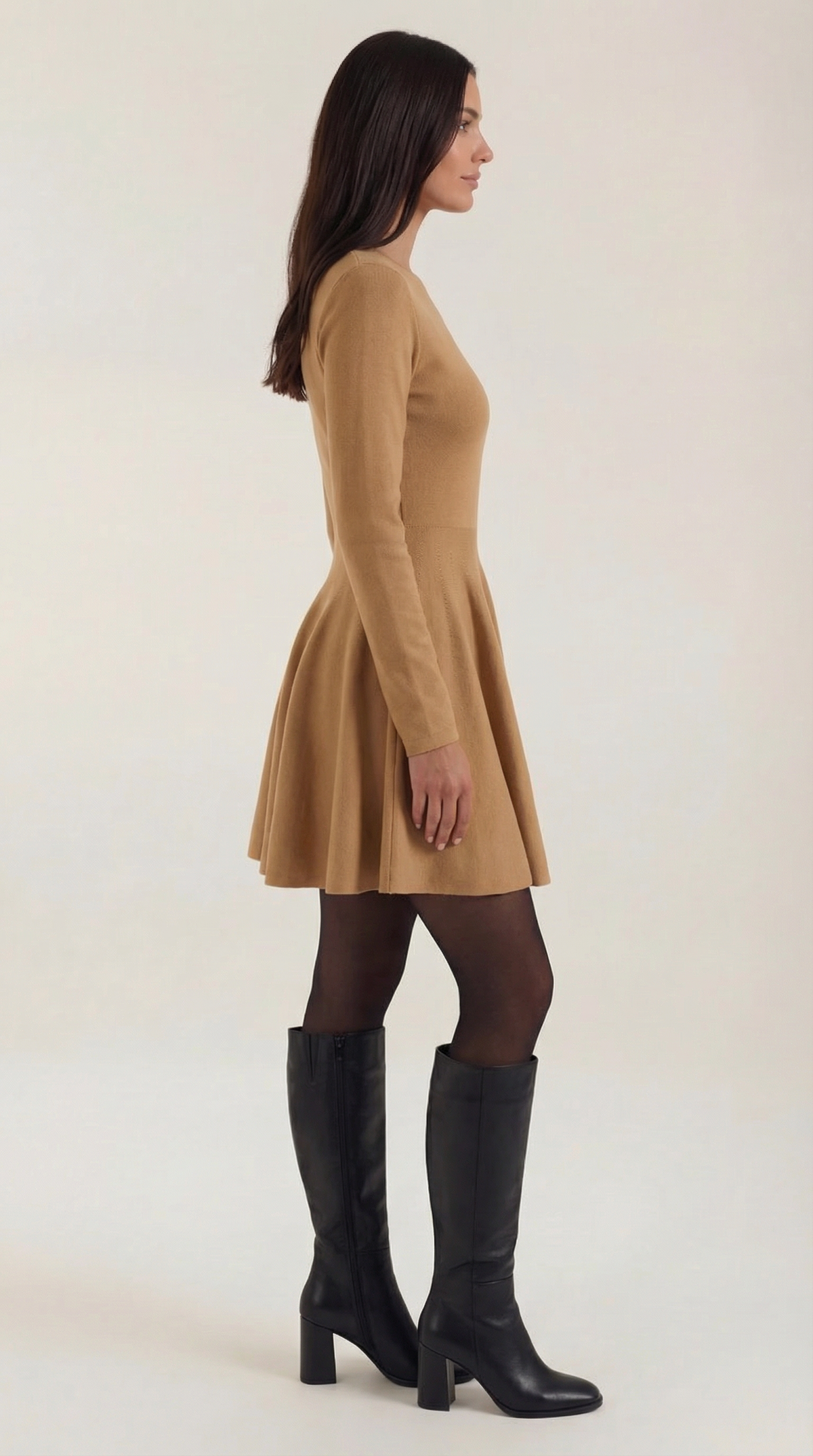 Kurzes Kleid mit Plisseerock und Rundhalsausschnitt für Damen