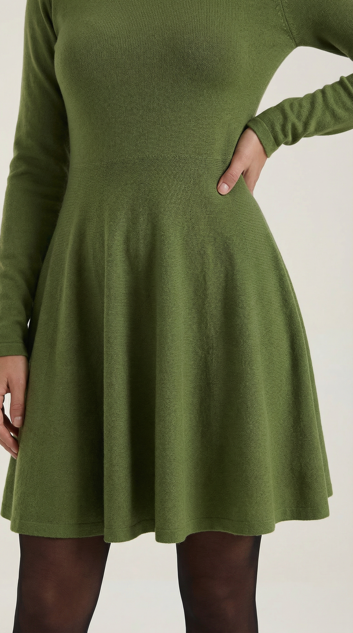 Kurzes Kleid mit Plisseerock und Rundhalsausschnitt für Damen