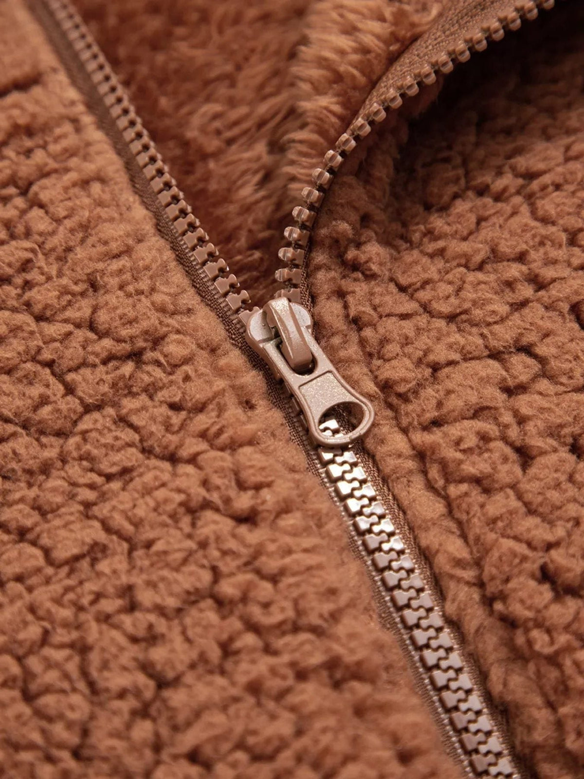 Teddyjacke mit Kapuze und Fronttaschen