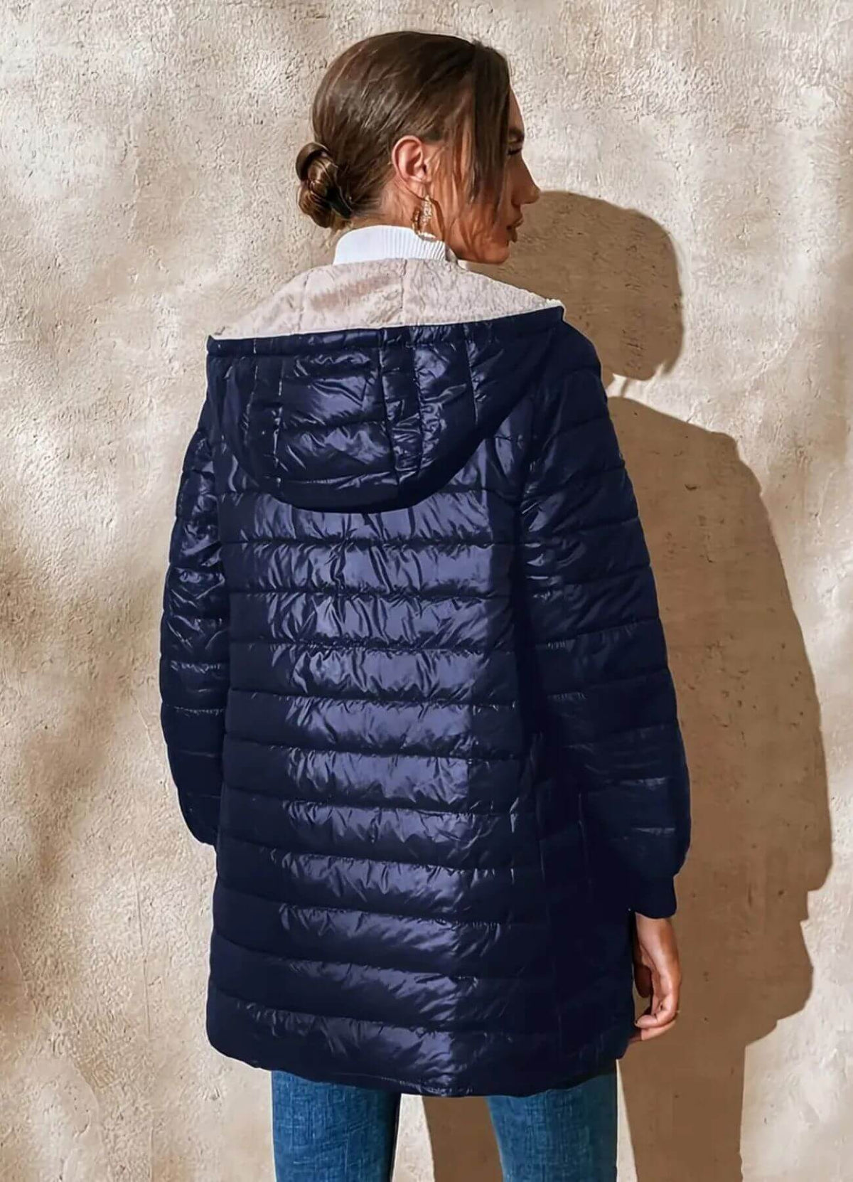Steppjacke mit Kapuze und gerippten Bündchen