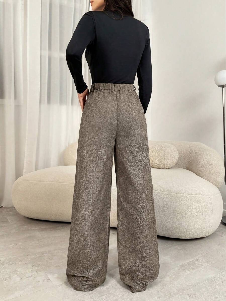Stoffhose mit Bundfalten und weitem Bein