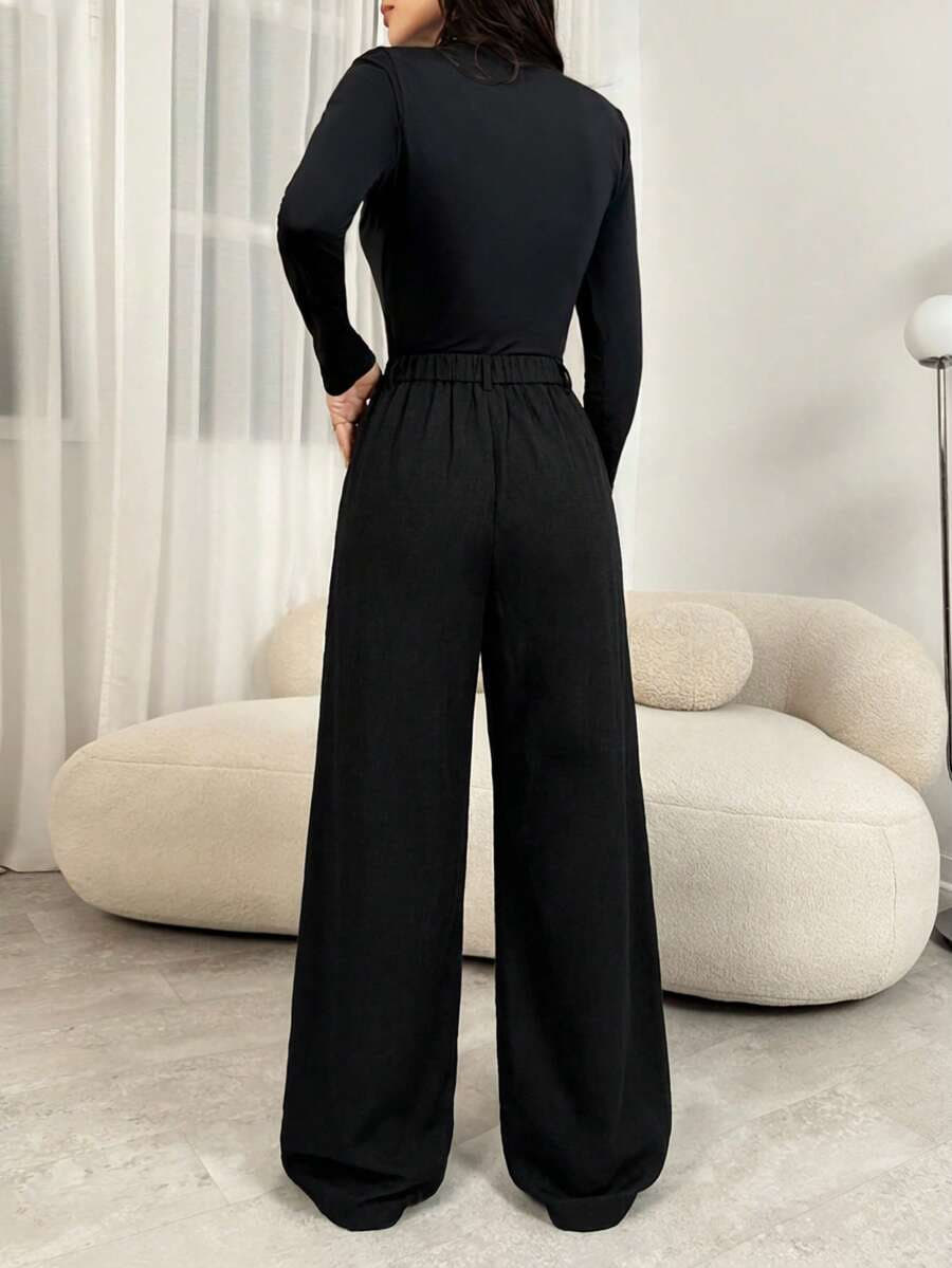 Stoffhose mit Bundfalten und weitem Bein