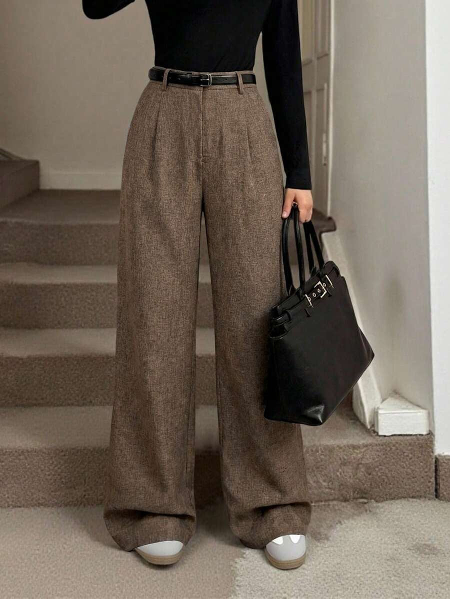 Stoffhose mit Bundfalten und weitem Bein