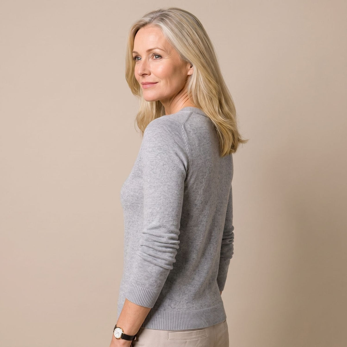 Wollpullover Damen aus weicher Wollmischung, figurbetont mit Rundhals