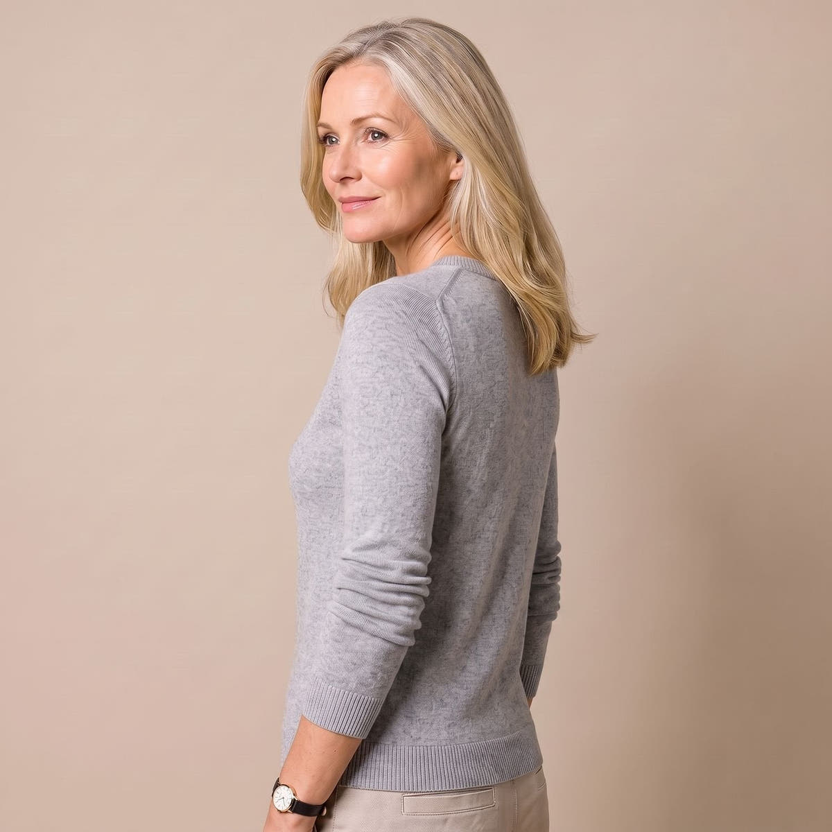 Wollpullover Damen aus weicher Wollmischung, figurbetont mit Rundhals