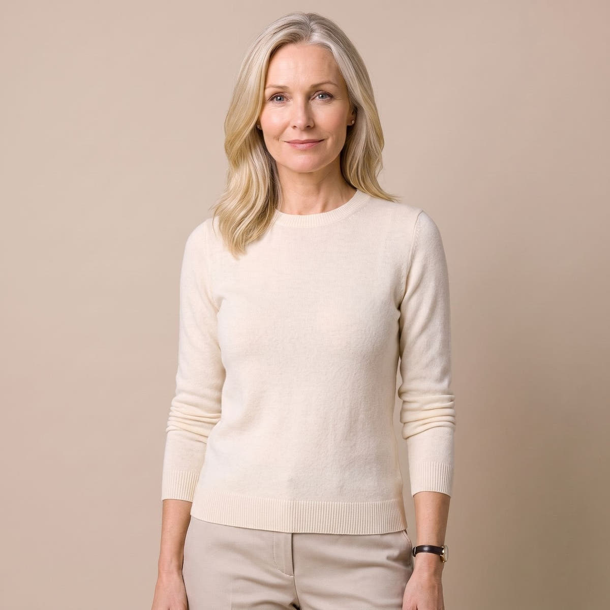 Wollpullover Damen aus weicher Wollmischung, figurbetont mit Rundhals